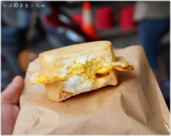 台中 豐原 伍師傅車輪餅 用咬的珍奶 小心食用 超爆漿珍奶紅豆餅 Q彈有勁 小凉的美食小天地